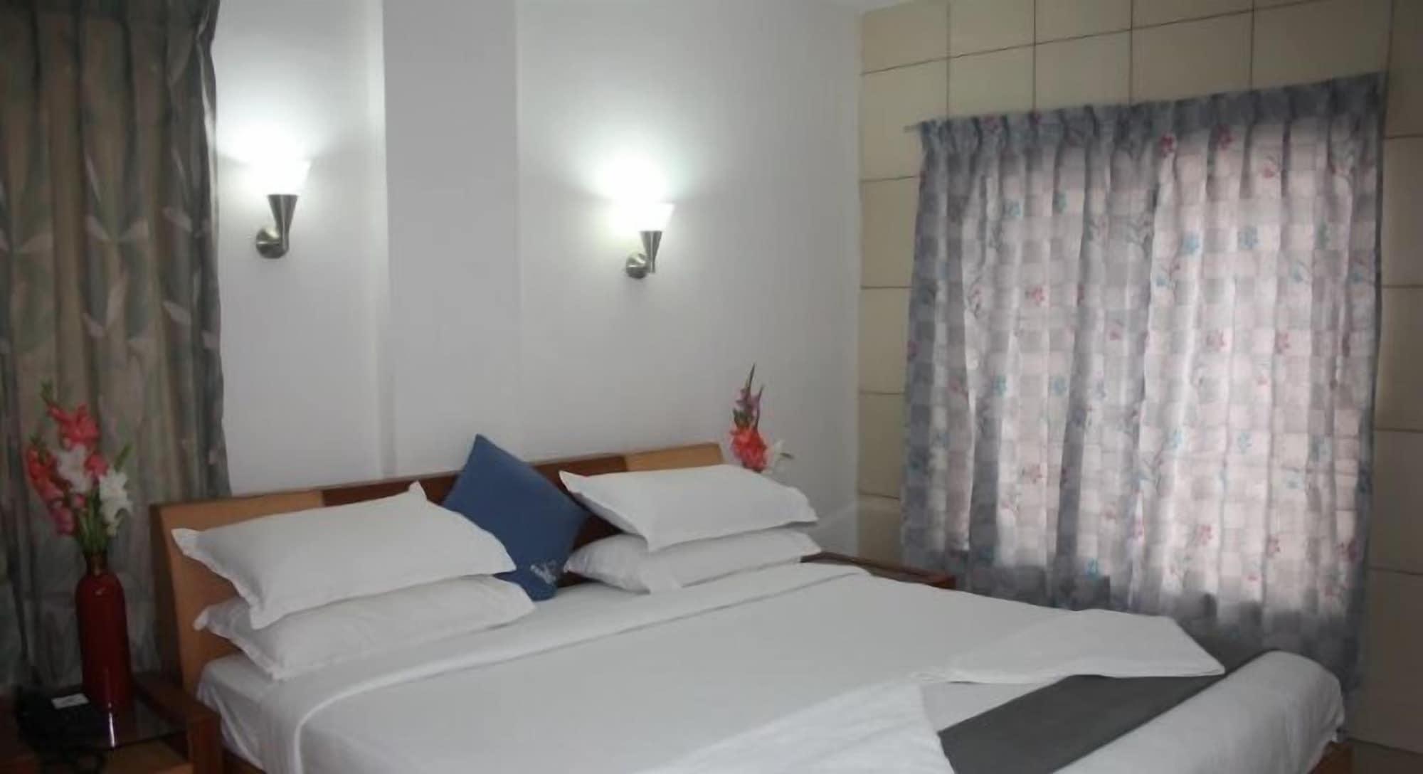 מייזור Hotel White Parrot מראה חיצוני תמונה