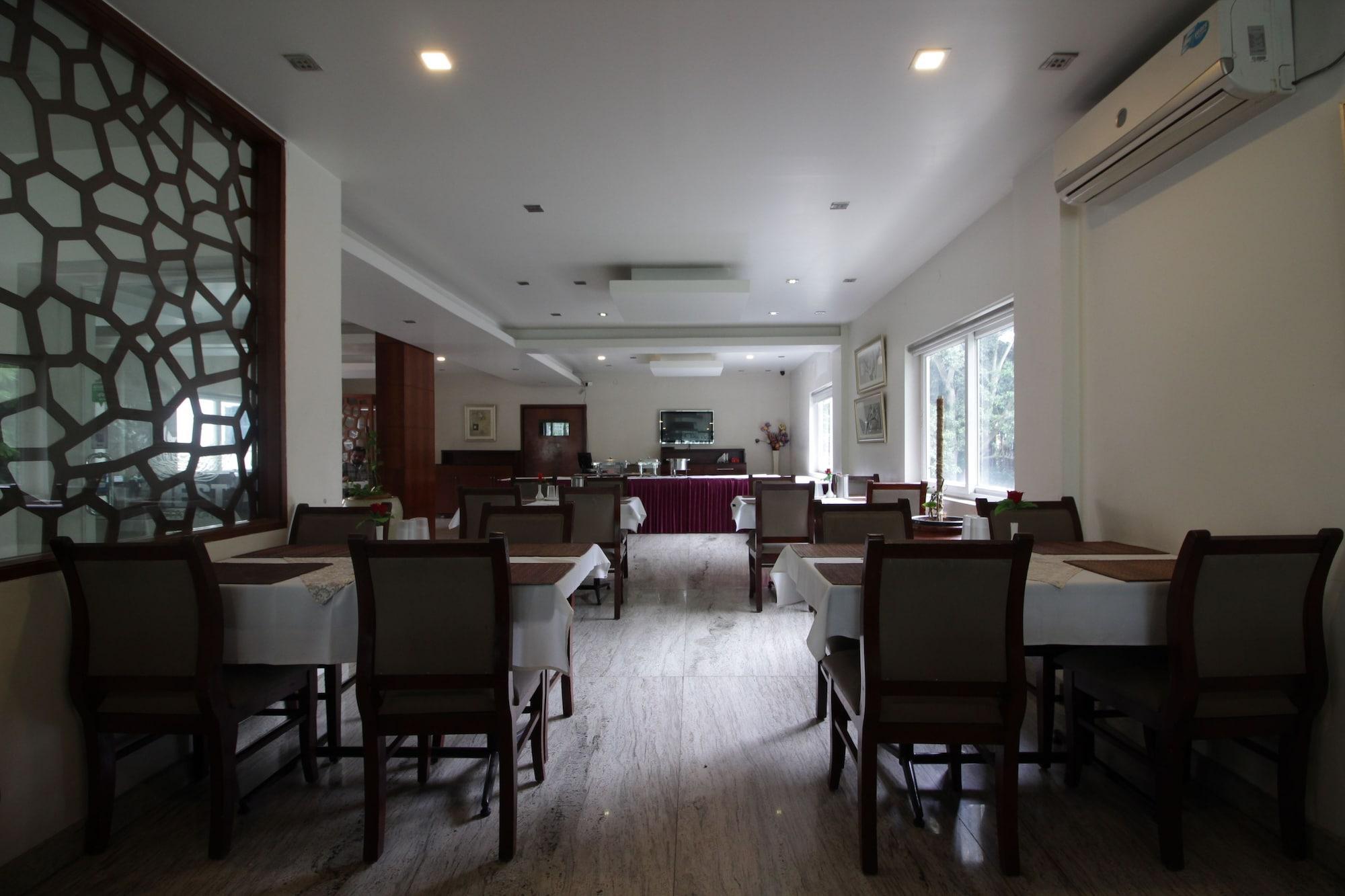 מייזור Hotel White Parrot מראה חיצוני תמונה
